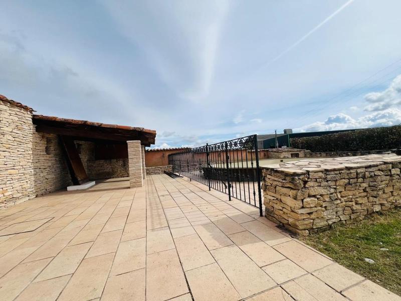 Maison - 423 m² - 12 pièces