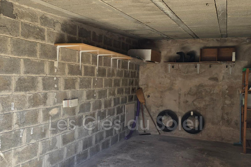 Parking / Garage - 14 m²