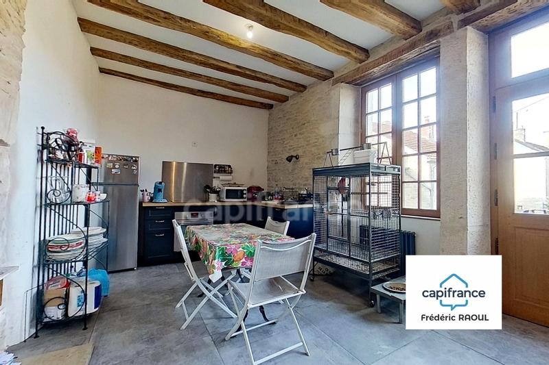 Propriété - 259 m² - 8 pièces