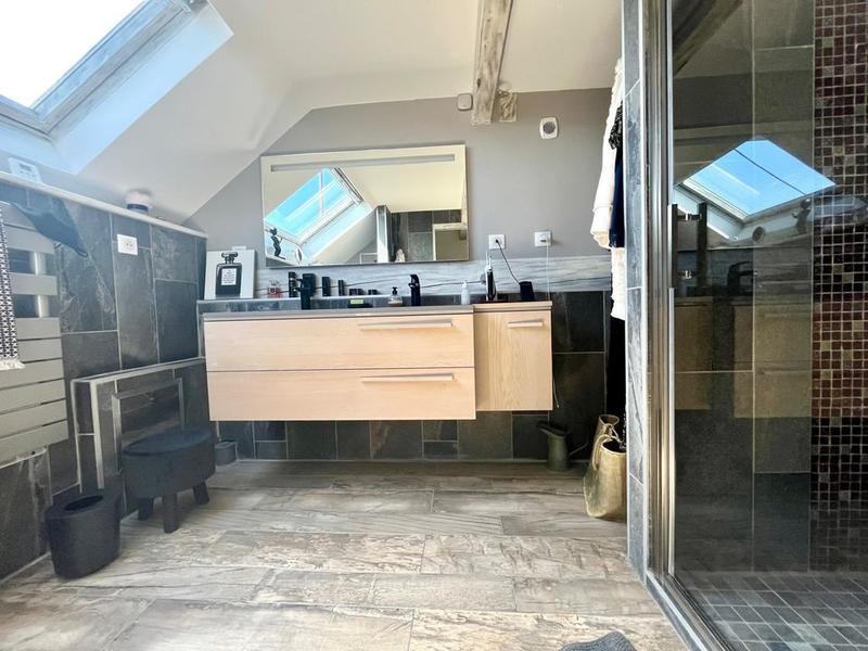 Maison - 407 m² - 9 pièces