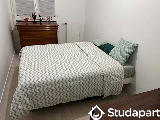 Chambre - 11 m² - 1 pièce