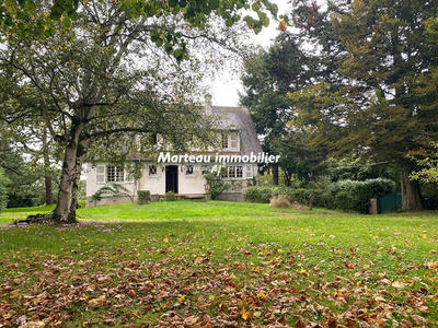 Maison - 215 m² - 8 pièces