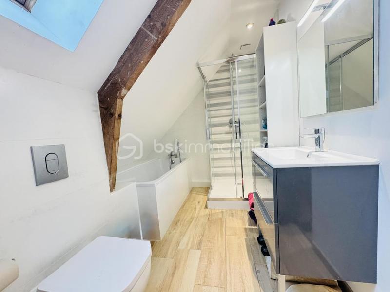 Maison - 198 m² - 8 pièces