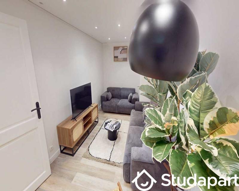 Chambre - 150 m² - 1 pièce