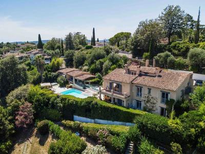 Villa - 280 m² - 8 pièces