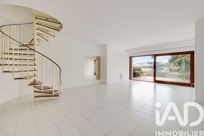 Appartement - 102 m² - 4 pièces