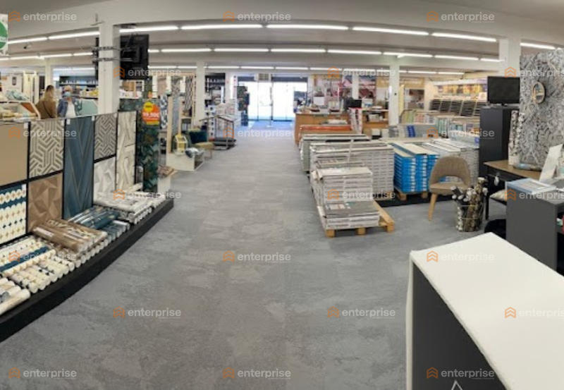 Local commercial - 2 500 m²