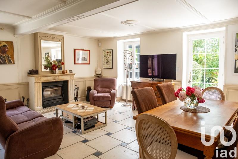 Maison - 275 m² - 8 pièces