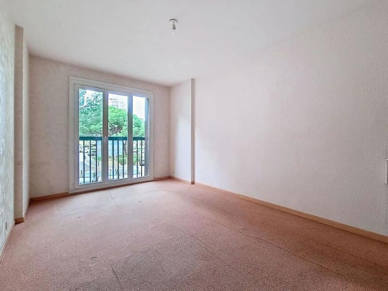 Appartement - 100 m² - 4 pièces