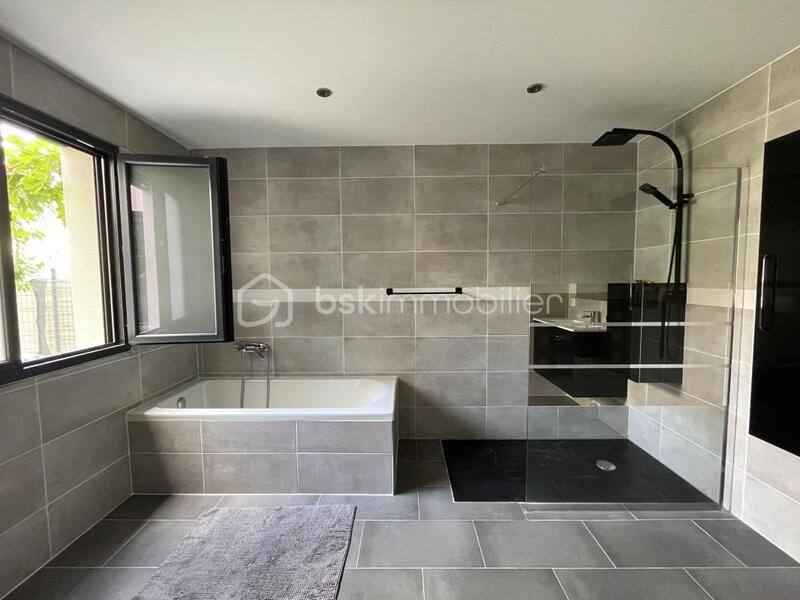 Villa - 186 m² - 6 pièces