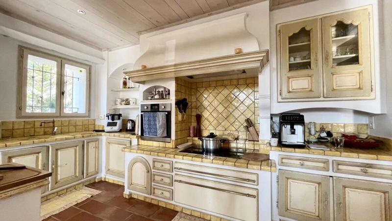 Propriété - 400 m² - 15 pièces