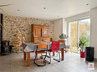 Maison - 142 m² - 6 pièces