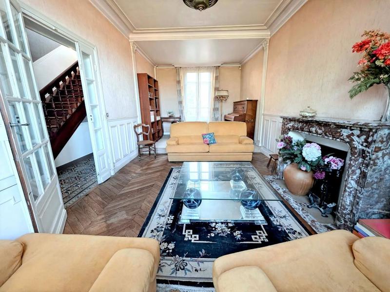 Maison bourgeoise - 242 m² - 7 pièces