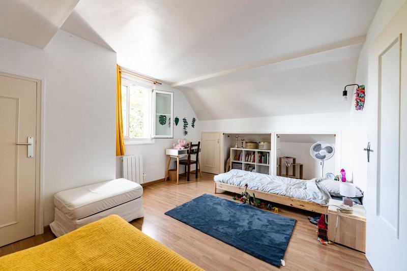 Maison - 195 m² - 9 pièces