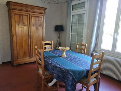 Maison - 640 m² - 3 pièces