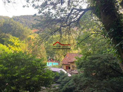 Maison - 229 m² - 7 pièces