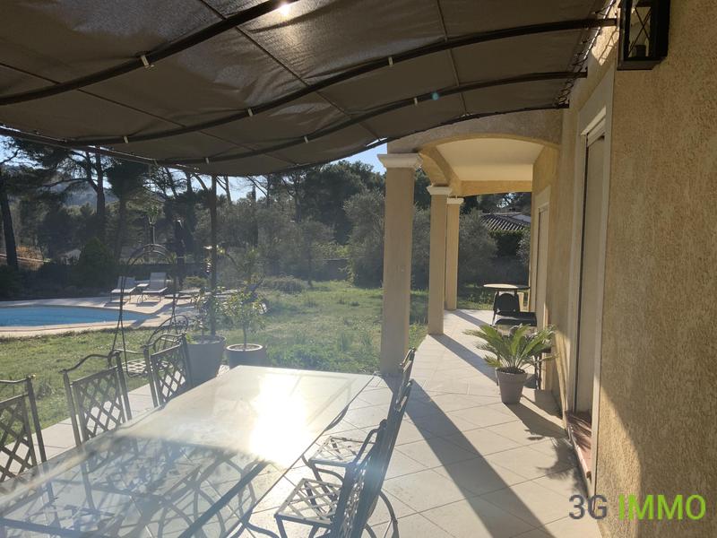 Villa - 201 m² - 6 pièces