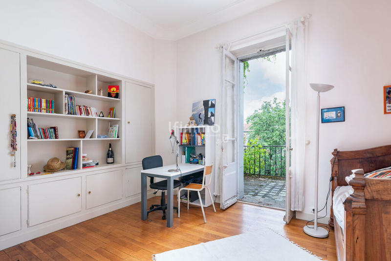 Maison - 350 m² - 15 pièces