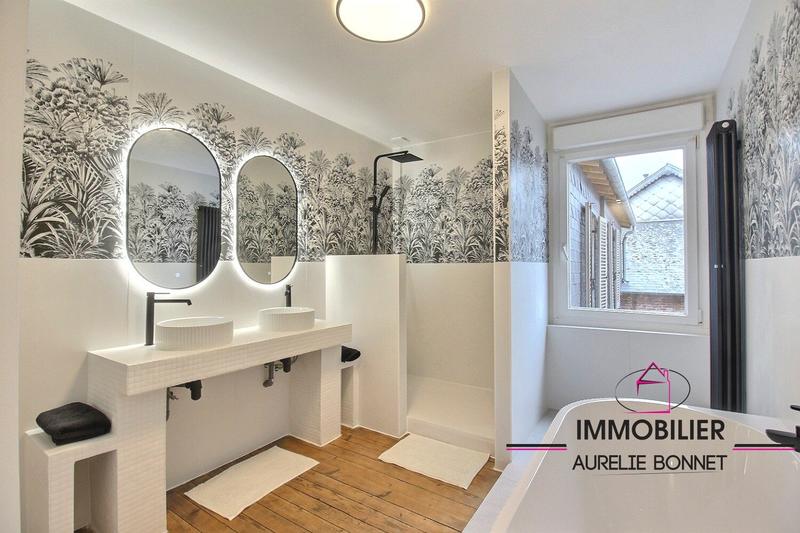 Maison - 135 m² - 6 pièces