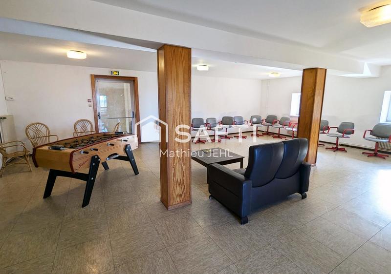 Local commercial - 1 500 m² - 20 pièces