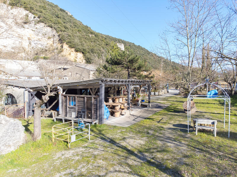 Local commercial - 294 m²