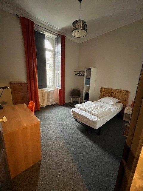 Appartement - 98 m² - 5 pièces