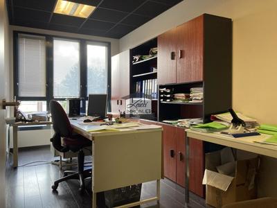 Bureau - 200 m² - 3 pièces