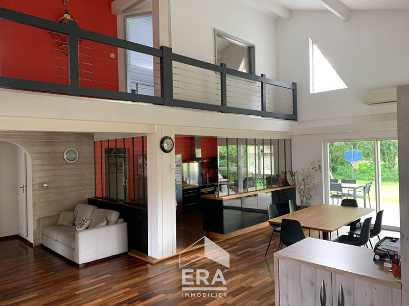 Maison - 191 m² - 5 pièces