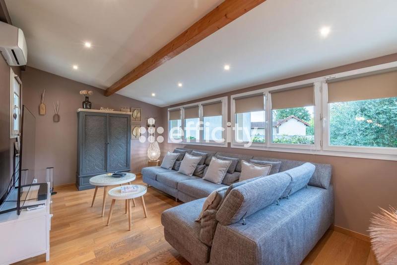 Maison - 137 m² - 6 pièces