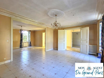 Maison - 180 m² - 7 pièces