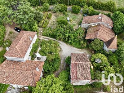 Maison - 227 m² - 7 pièces