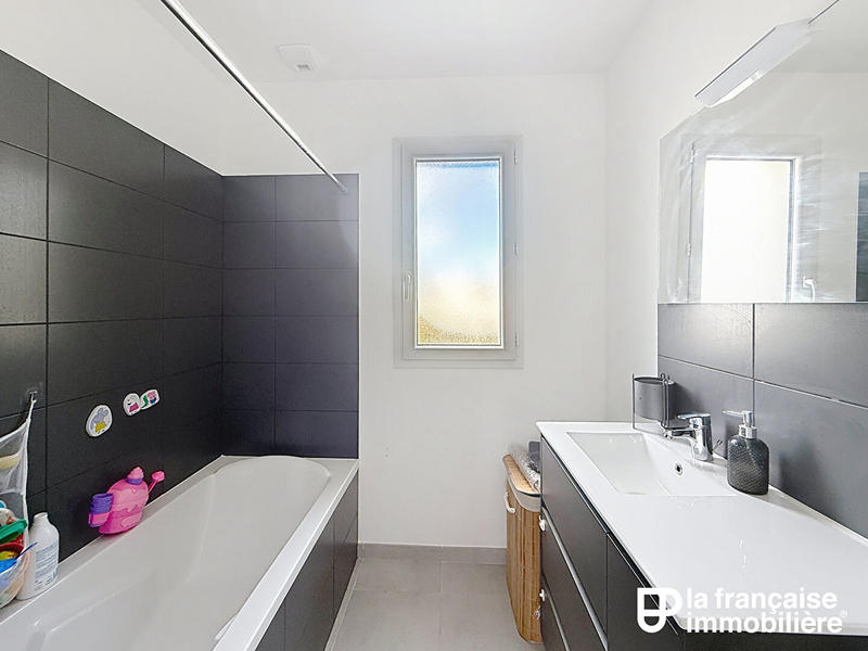 Maison - 85 m² - 5 pièces