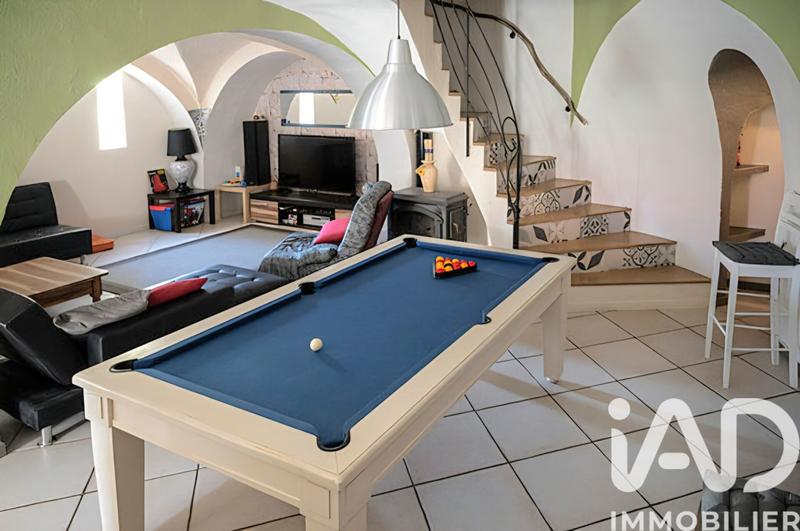 Maison - 185 m² - 8 pièces