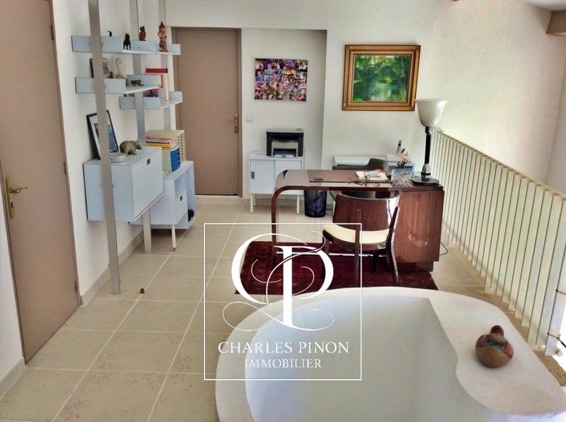 Villa - 258 m² - 8 pièces