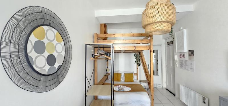 Studio - 49 m² - 2 pièces