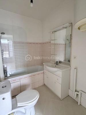 Studio - 25 m² - 1 pièce