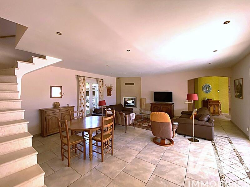 Maison - 183 m² - 7 pièces