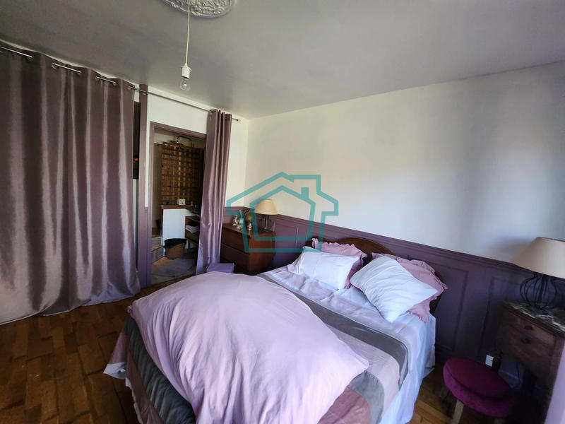 Maison - 230 m² - 7 pièces