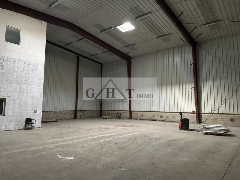 Entrepôt - 1 411 m²