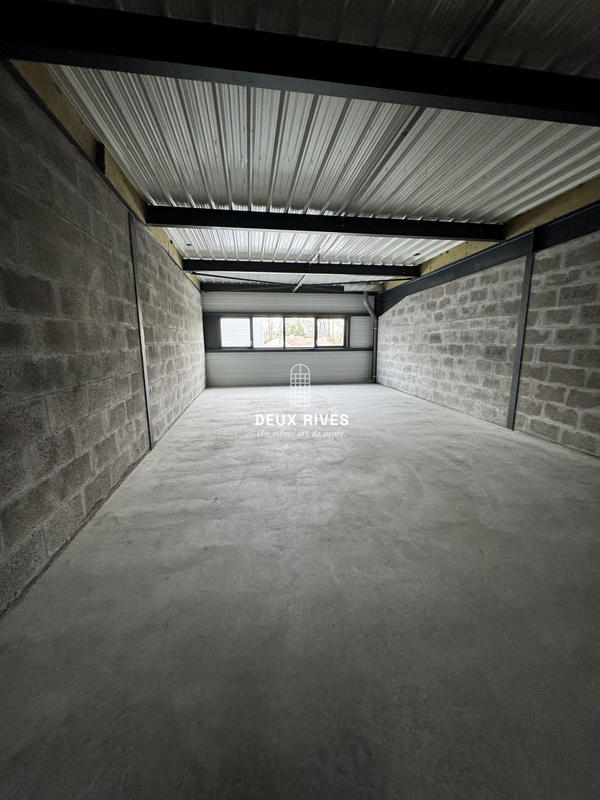 Local d'activités - 160 m²