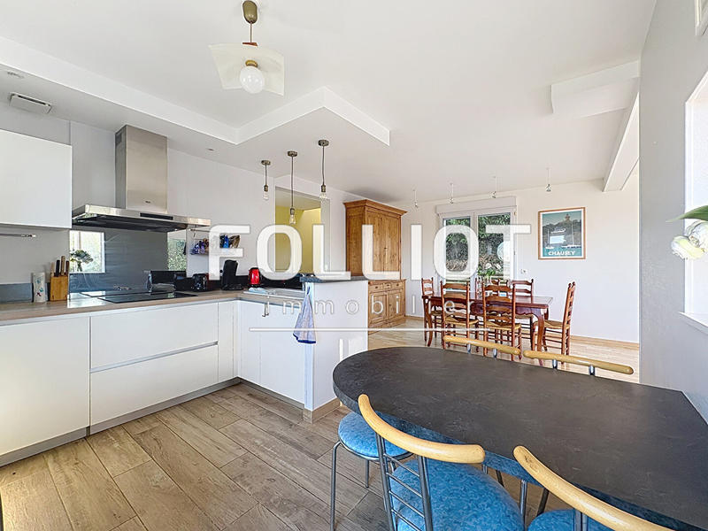 Maison - 145 m² - 9 pièces