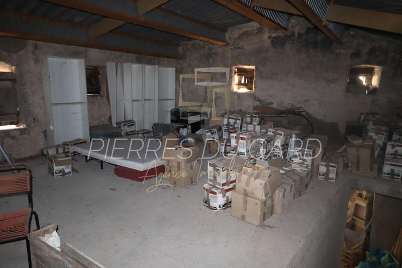 Maison en pierre - 200 m² - 6 pièces