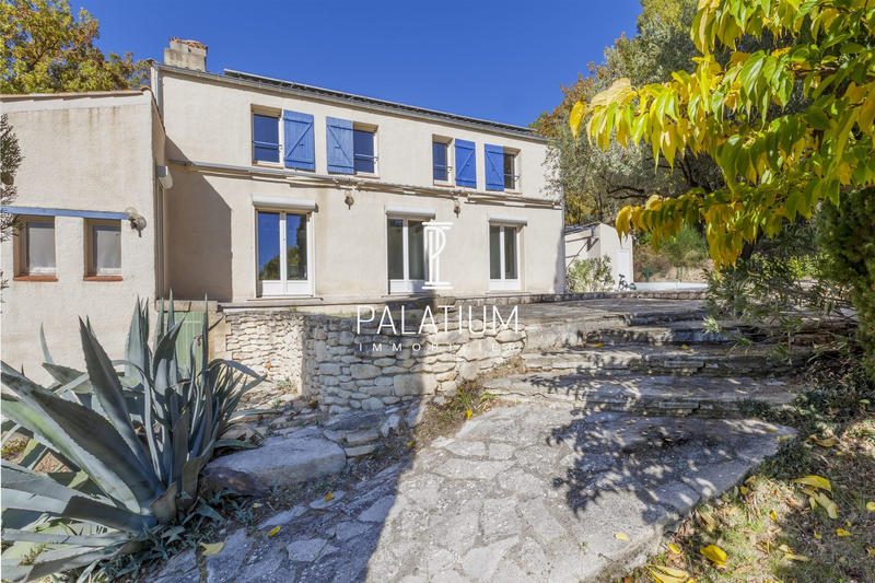 Maison - 326 m² - 9 pièces