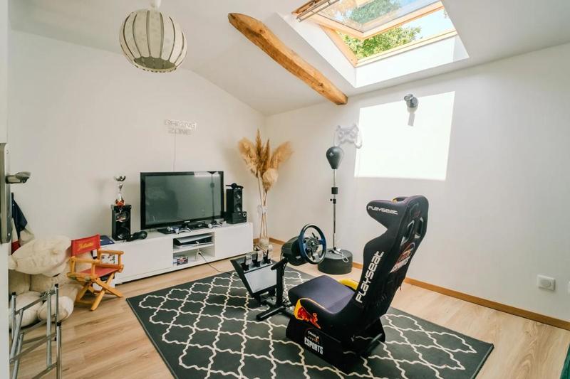 Maison - 180 m² - 6 pièces