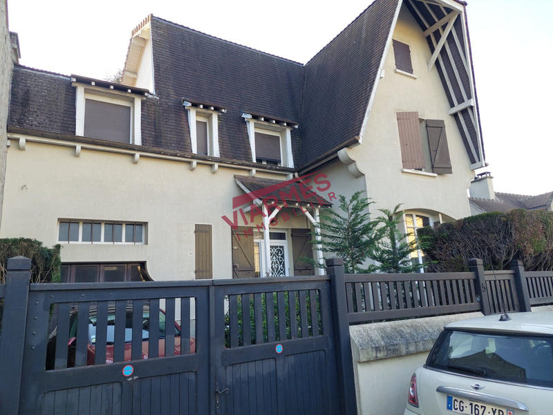 Maison - 195 m² - 7 pièces