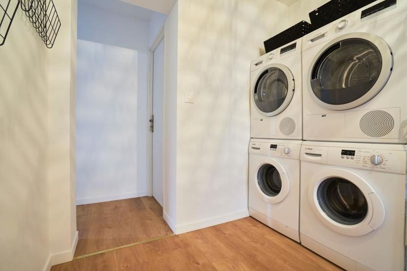 Maison - 274 m² - 12 pièces