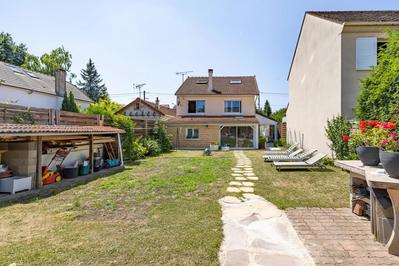 Maison - 121 m² - 6 pièces