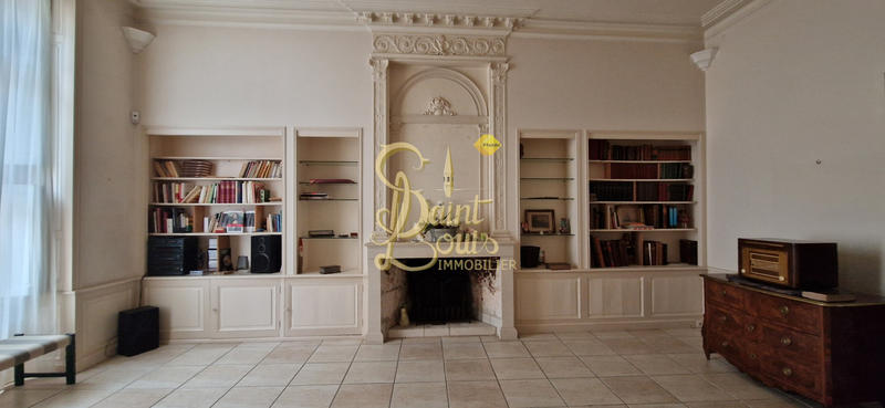 Maison - 234 m² - 8 pièces