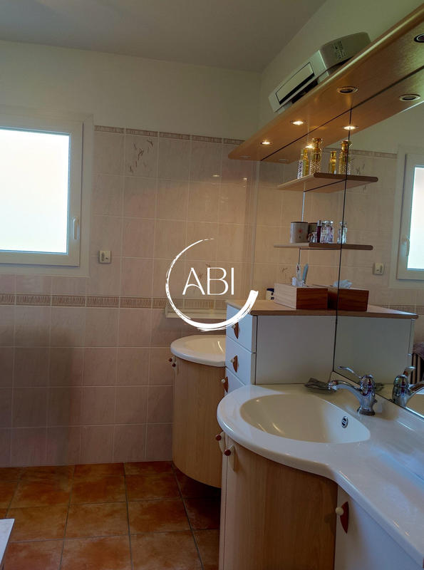 Maison - 145 m² - 6 pièces