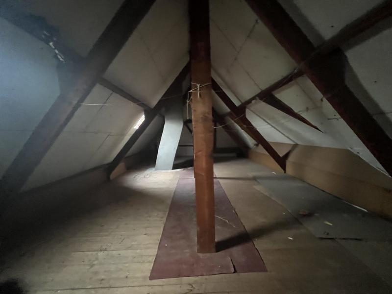 Maison - 240 m² - 8 pièces